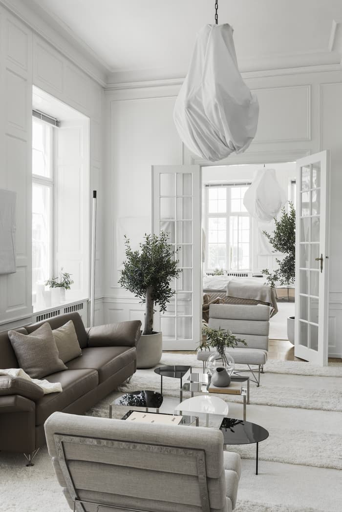 furniture_easy chair_spider chair_chrome_dakota 28_PIE_contrasting stiches_7